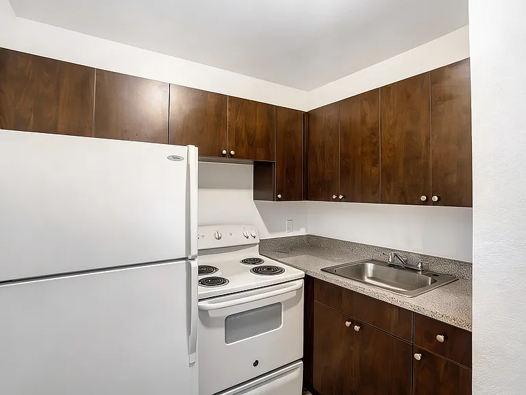 Kitchen 2 (Web Quality) - Vista Shores