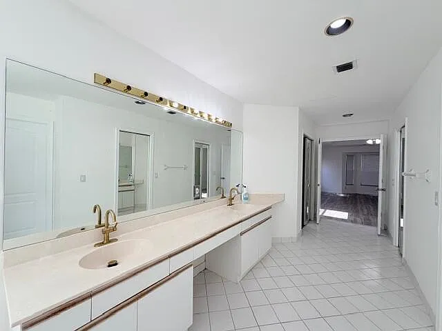 4853 NW 66th Ave — Photo 15