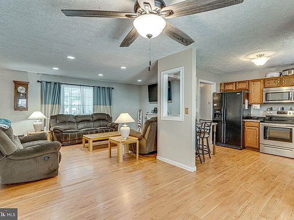2nd image of 36001 Army Navy Dr