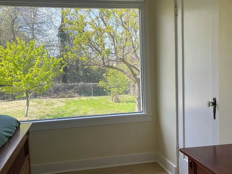 831 Valencia St — Photo 15