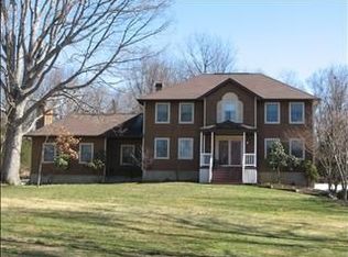 17 Creekside Rd, Hopewell Junction, NY 12533