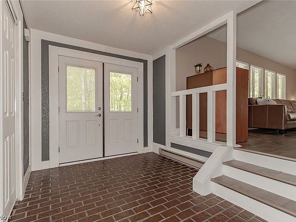 3rd image of 11905 Sandgate Dr