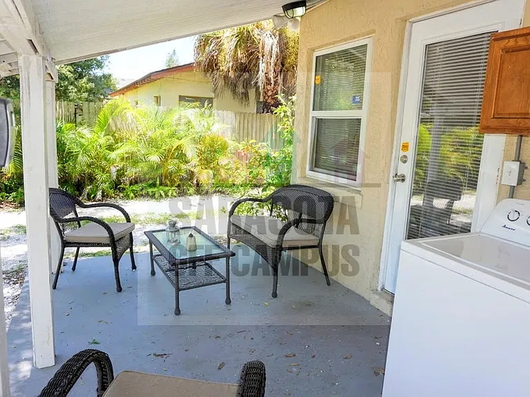 1148 Highland St — Photo 38