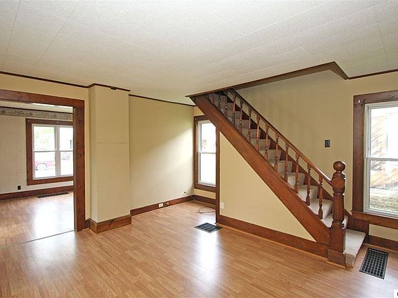 5th image of 703 W Burgess St