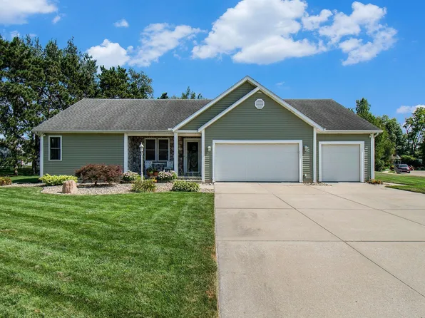 30520 Pine Bluff Dr, Elkhart, IN 46517