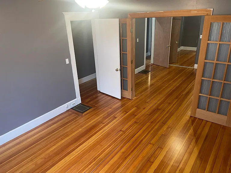61 Robinson St #1 — Photo 6