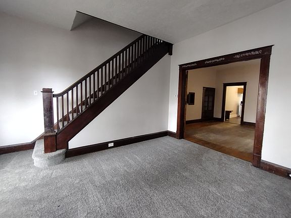 3rd image of 17 Magee Ave #17