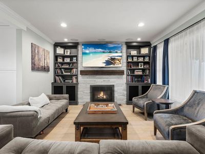 409 Sycamore St, San Carlos, CA, 94070