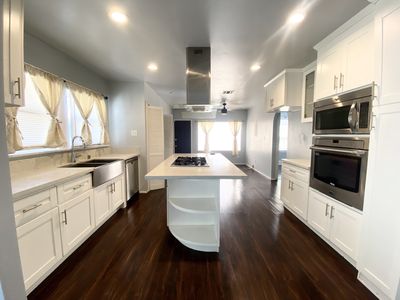 1304 W 89th St, Los Angeles, CA, 90044