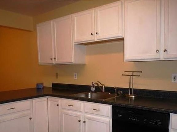 3rd image of 57 Woodlake Dr