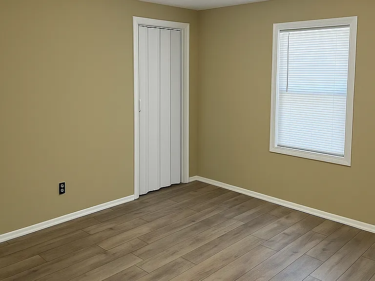 456 NE Colvin Ave — Photo 4