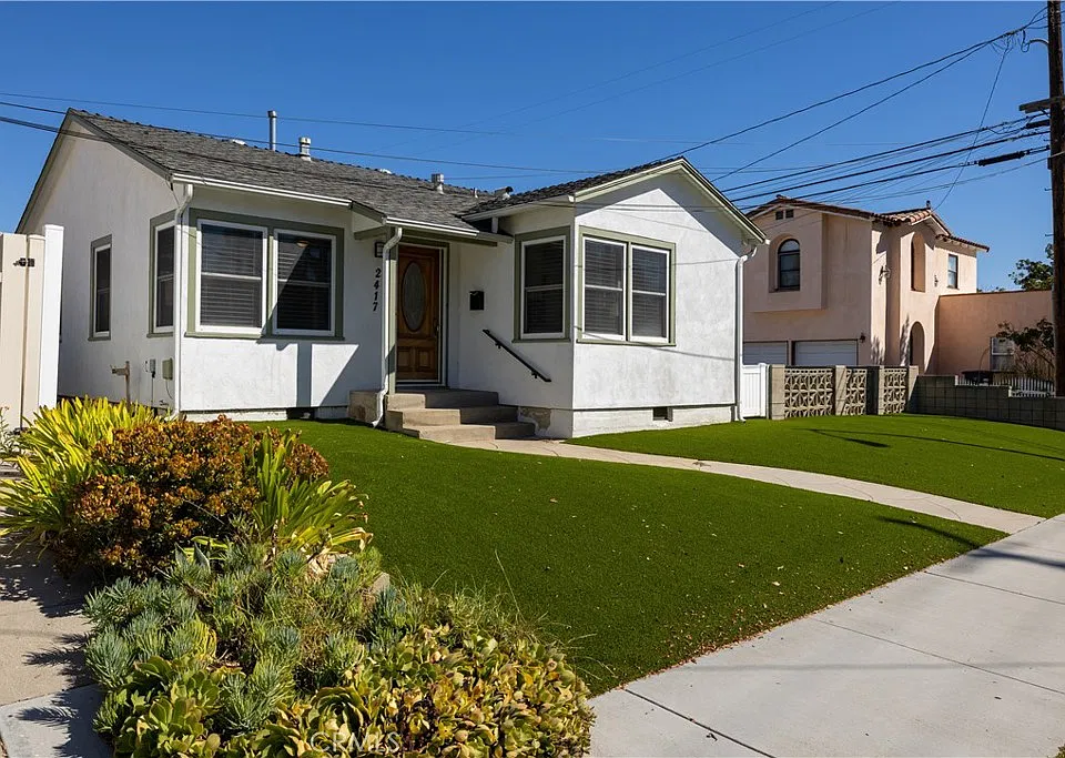 2417 Sonoma St