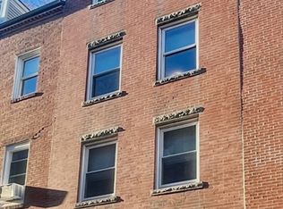 12 Moon St, Boston, MA 02113