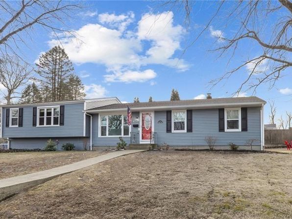 5 Cononchet Trl, East Greenwich, RI 02818