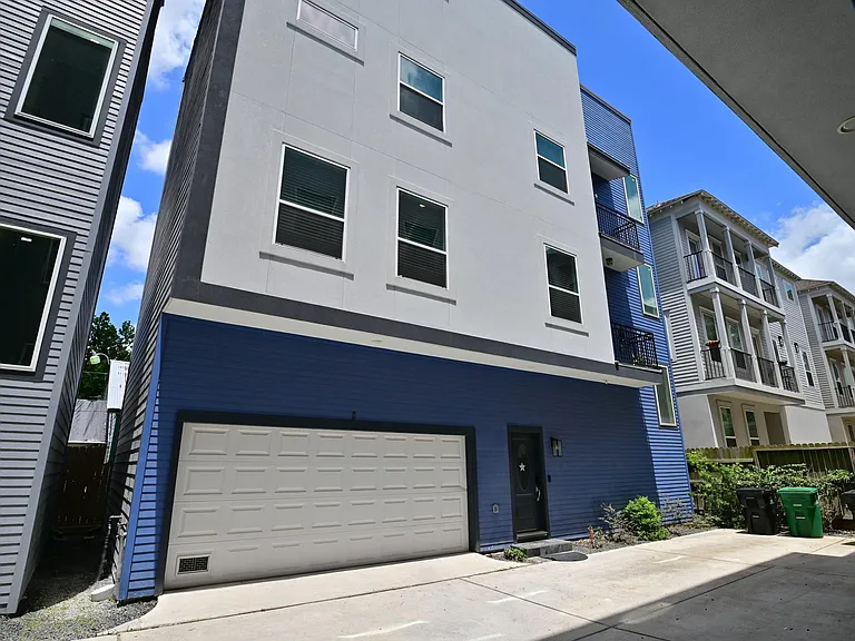 1117 W 16th St #C — Photo 3