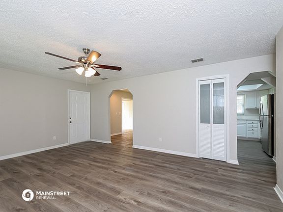 3rd image of 1812 Royal Palm Dr