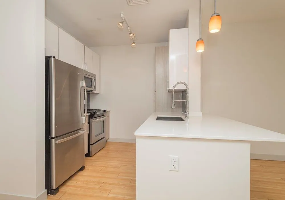 2 bed, 1031 sqft, $4,650 — Photo 4