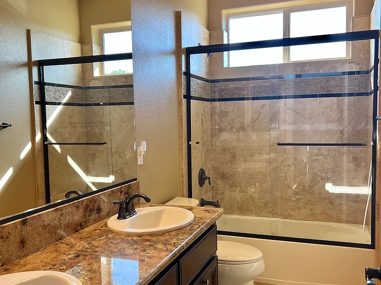 1407 W Colonial Pkwy — Photo 18