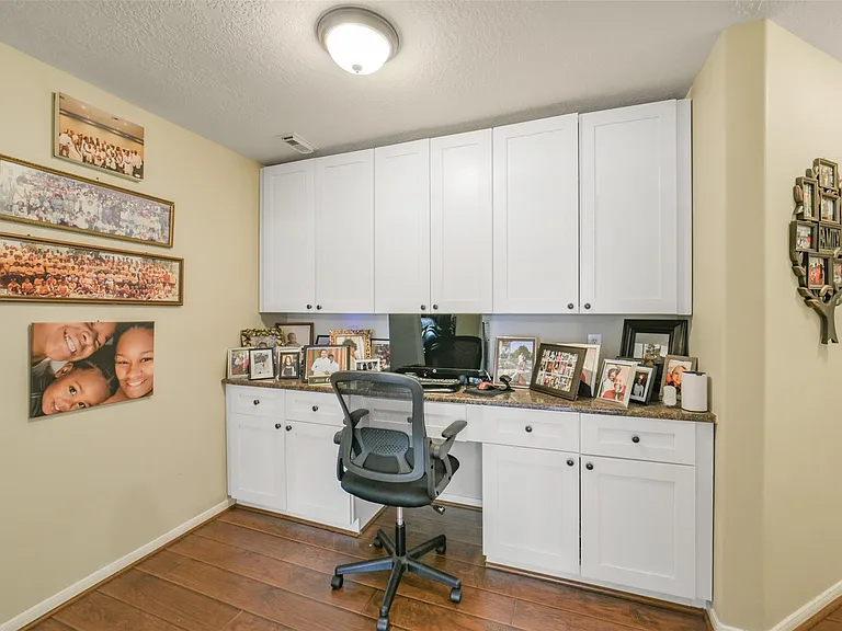 2103 Blue Water Bay Dr — Photo 35