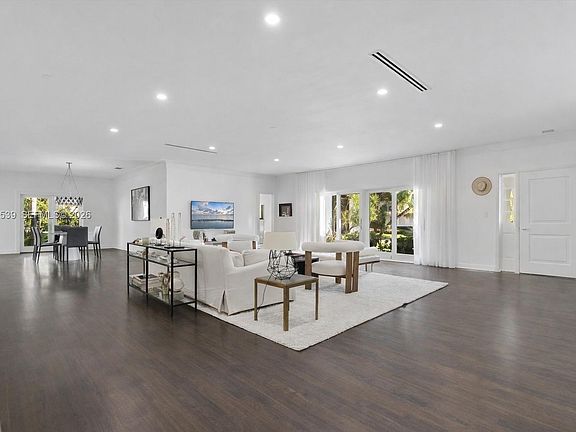 4th image of 641 Island Rd