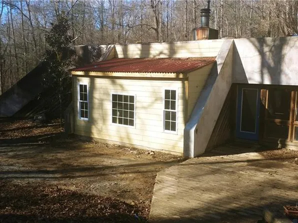 3215 Stonewall Tell Rd, Atlanta, GA 30349