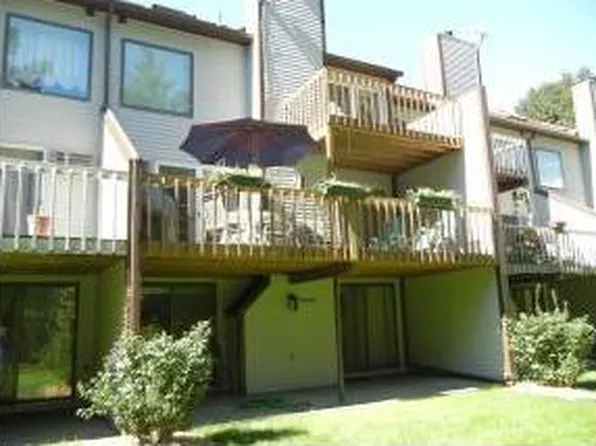 55 Pondview Dr, Merrimack, NH 03054