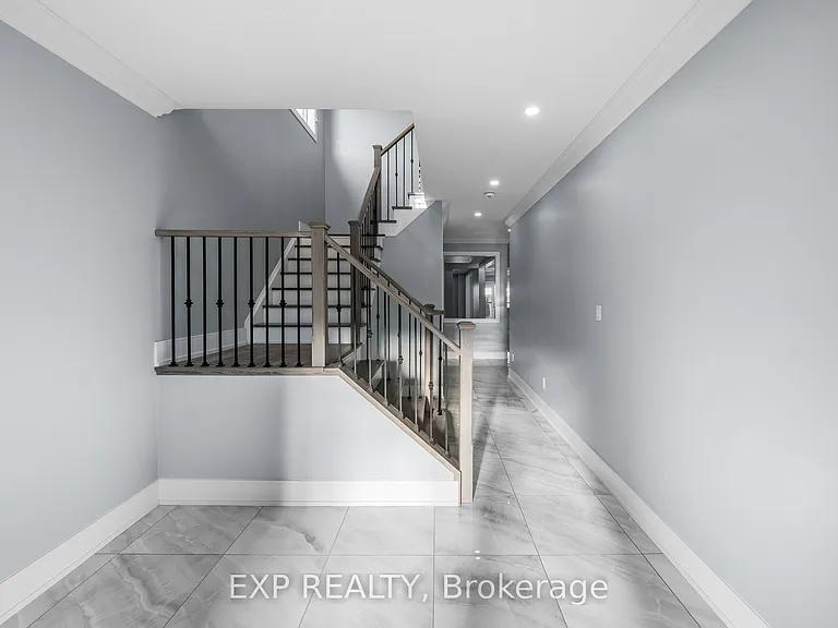 35 Tyndall Dr — Photo 5