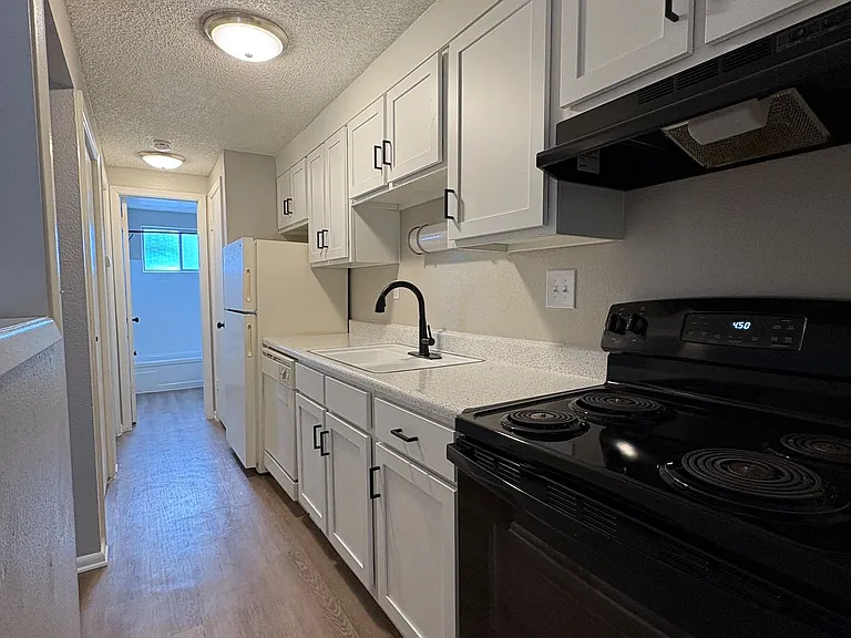 Garden Center Apt. 62, 64 & 70 — Photo 33