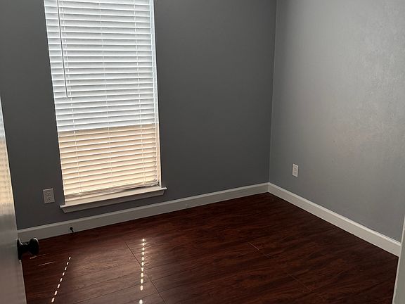 4th image of 805 Shorehaven Dr