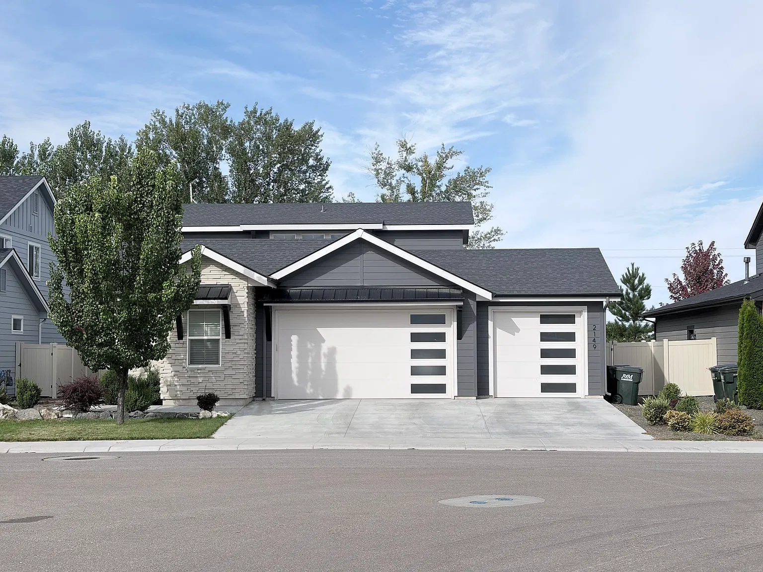 3 bed, 2.5 bath, 1894 sqft, $2,750 — Photo 1