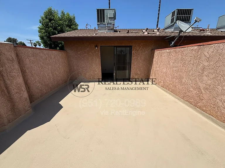 1966 W Linden St — Photo 18