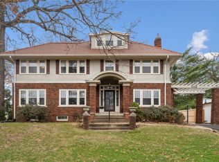 2325 Grande Ave SE, Cedar Rapids, IA 52403