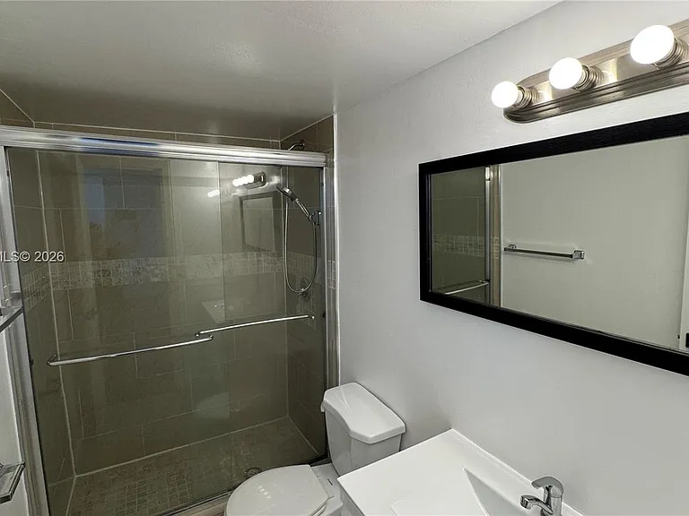 2020 NE 135th St #810 — Photo 25