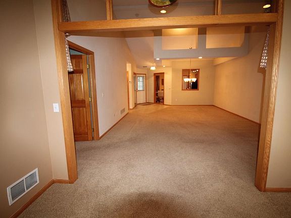 3rd image of 6803 Fremont Ln