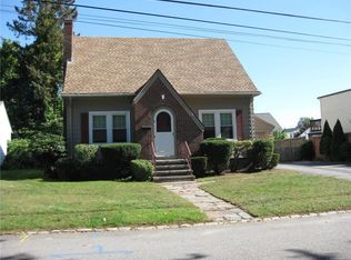 286 Orchard St, Cranston, RI 02910