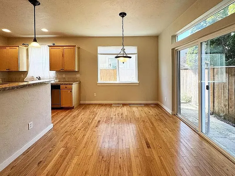 2523 Mountain Ter — Photo 28