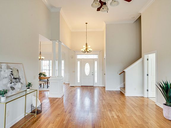 4th image of 1810 Shagbark Way