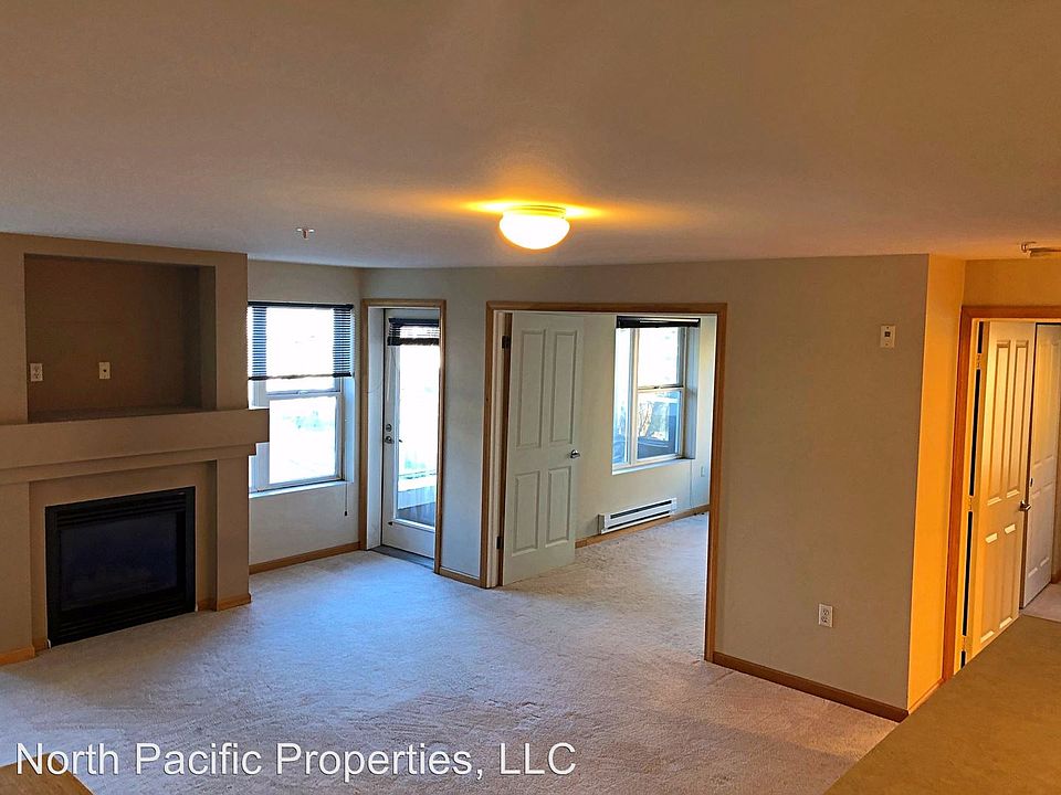1st image of 4343 Roosevelt Way NE APT 307