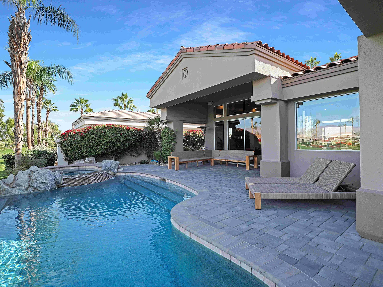 4 bed, 4.5 bath, 3310 sqft, $11,000 — Photo 1