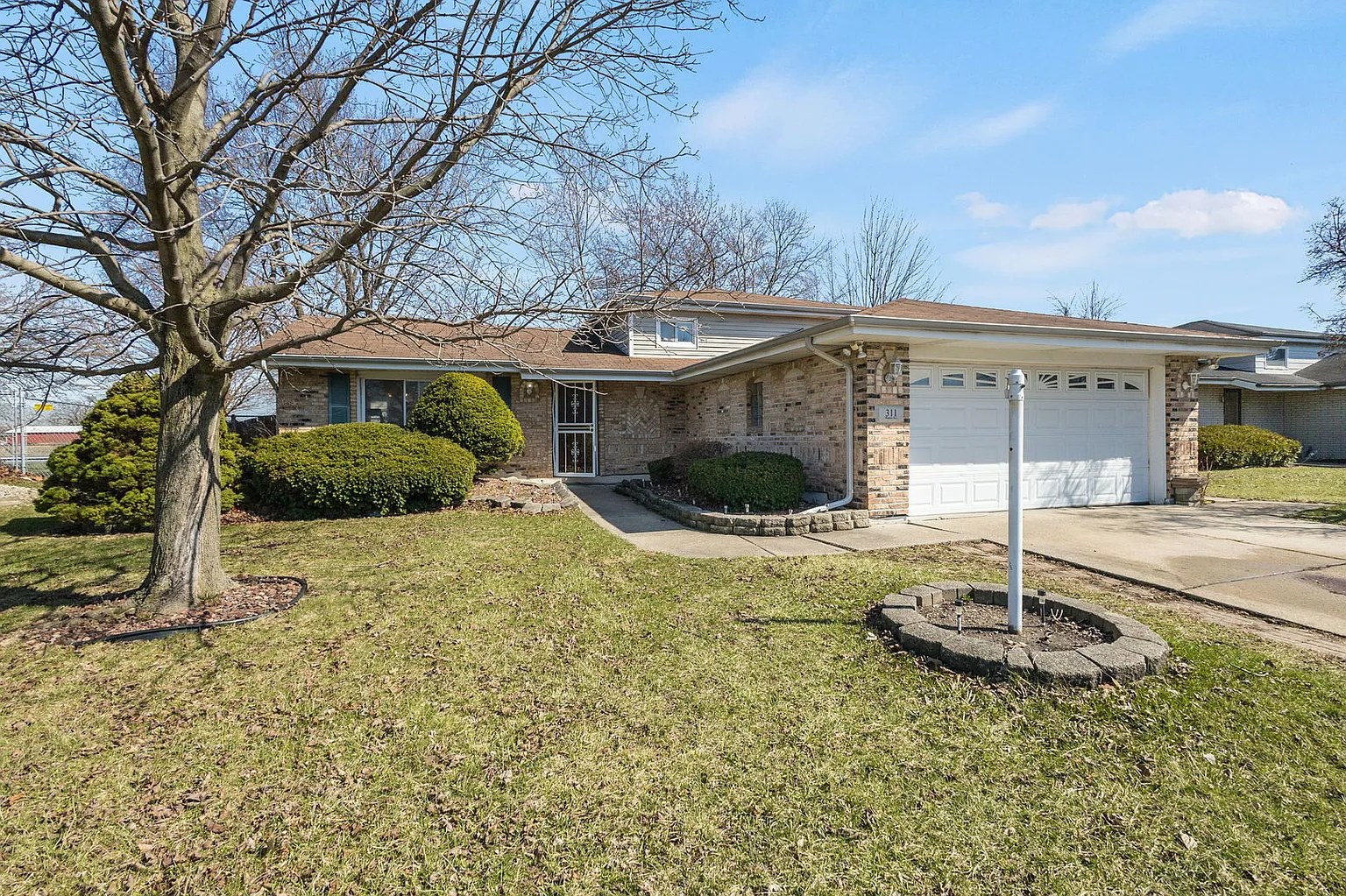311 S Harper Ave photo 1