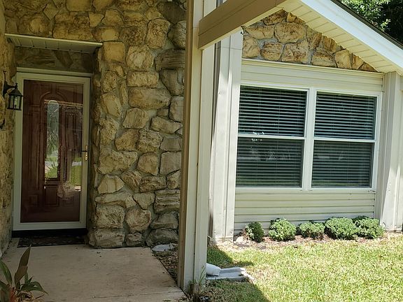 3rd image of 6816 Oakhurst Dr