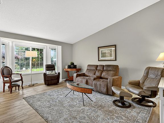 4th image of 9313 NE 82nd Cir