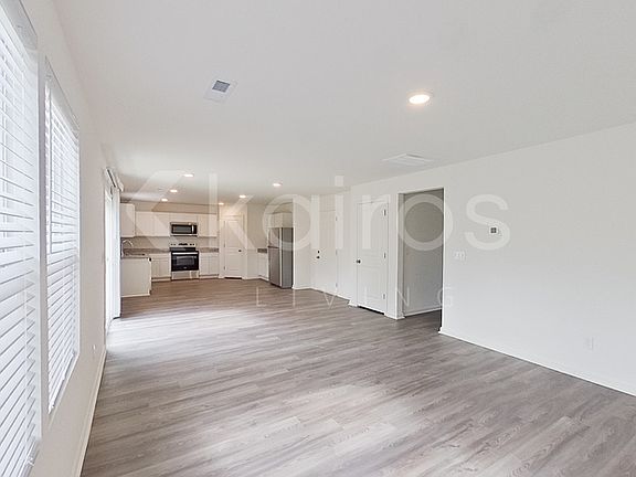 5th image of 101 Ferry Ct