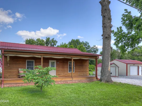 1001 E 12th St, Lamar, MO 64759