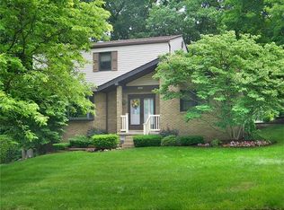 1604 Harvest Hill Dr, Pittsburgh, PA