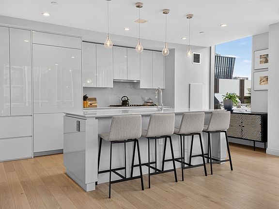 2nd image of 135 Seaport Blvd Unit 2007