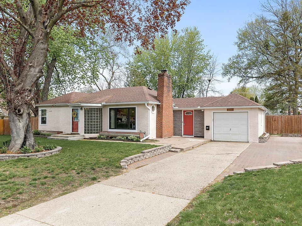 1st image of 2222 Acorn Ln