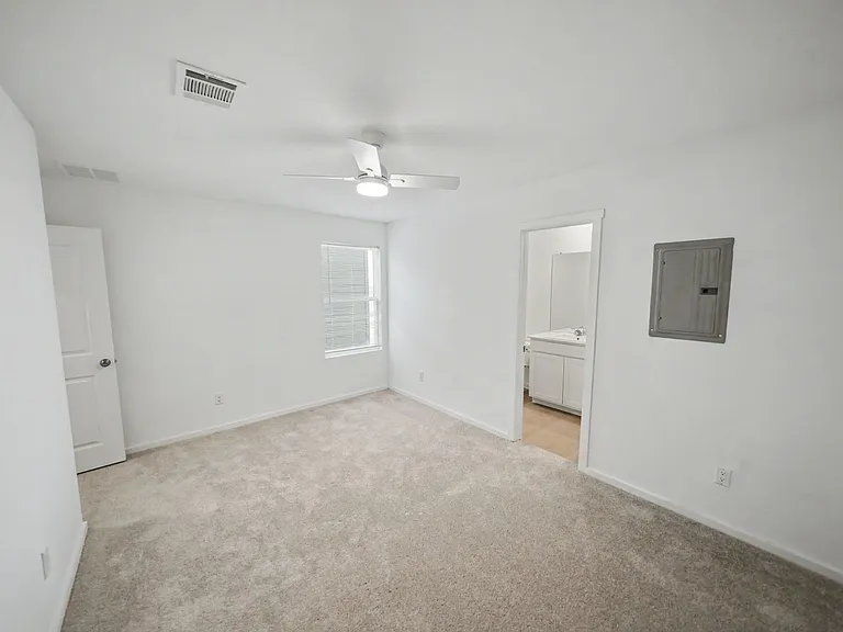 4835 Daisy Blossom — Photo 23