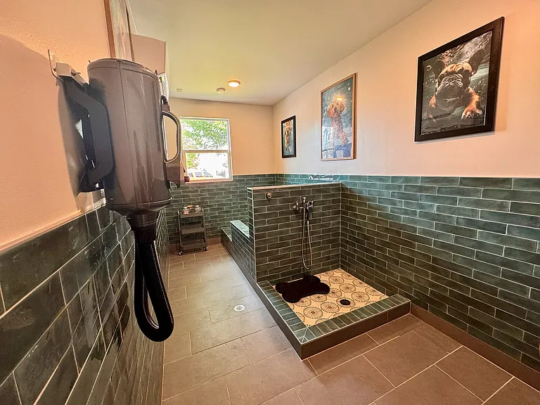 Newly Renovated Pet Spa