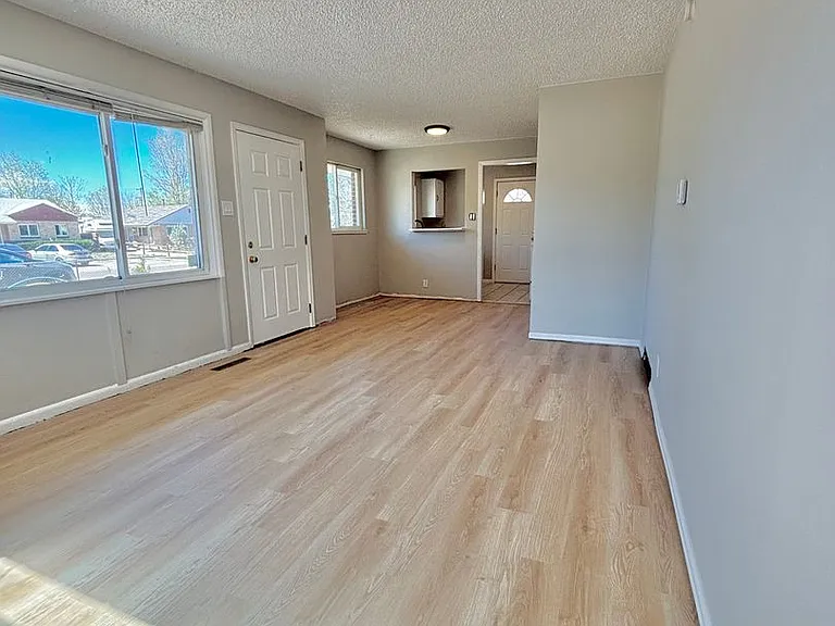 3556 Fairfax St — Photo 3